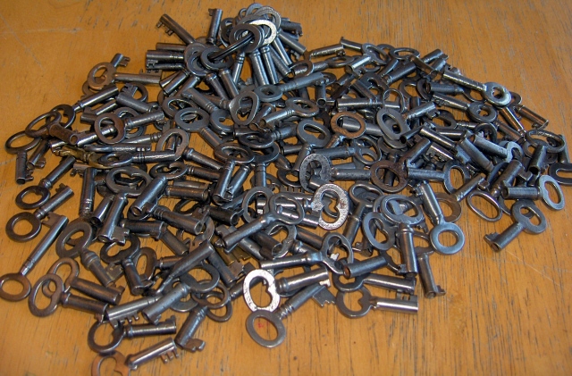 Trunk Keys & Trunk Locks - Antique Style Keys Archives • RedPosie